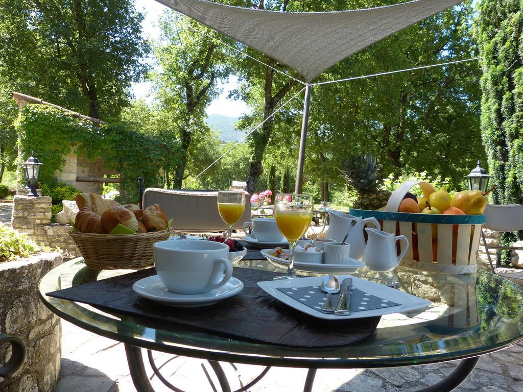 Hotel Lou Caleu Restaurant Le Rocher Des Abeilles Saint-Martin-de-Castillon Kültér fotó
